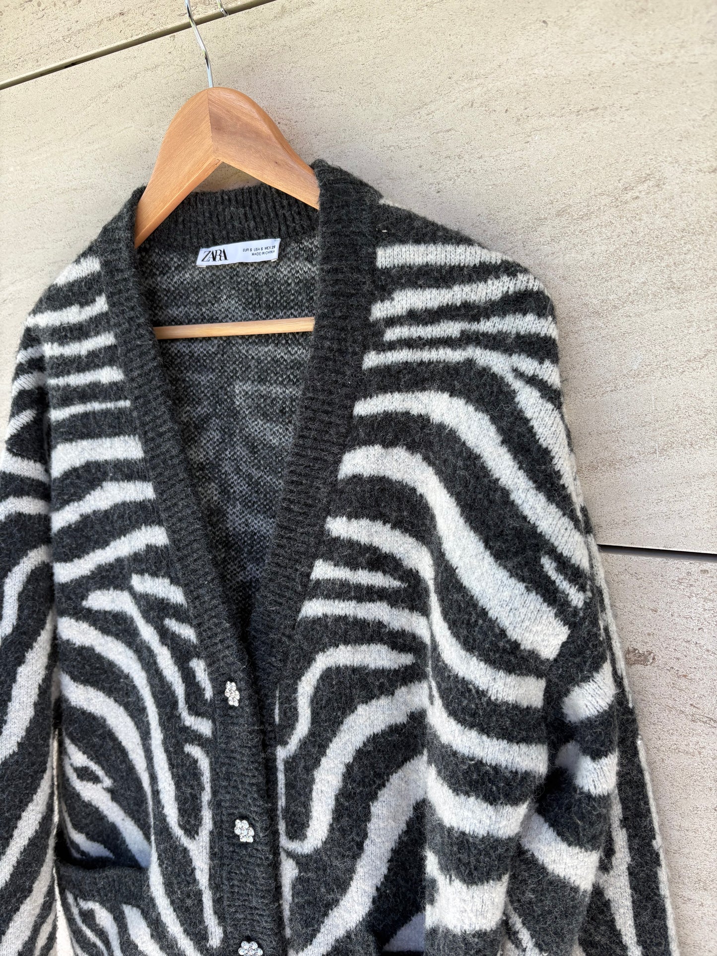 ZARA. Coral beaded jacket. TS