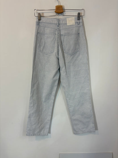 ZARA. Lightweight striped denim. Size 34