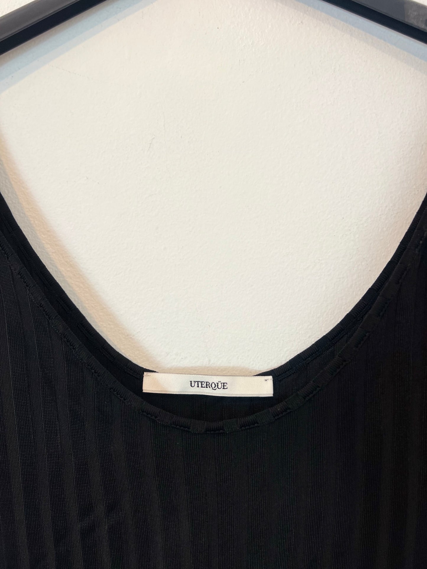 UTERQÜE. Top negro rayas T.m