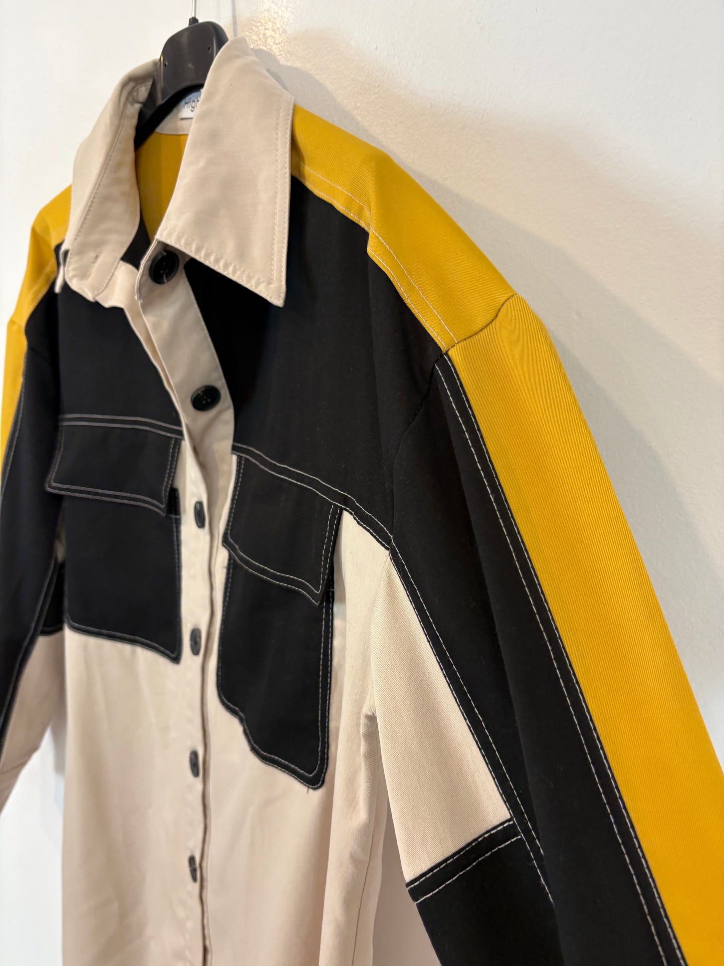 HIGH LENGTH FAN. Tricolor shirt with pockets. TM/L