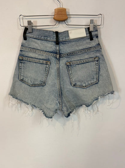THE KOOPLES. Denim short abotonado detalle hebillas