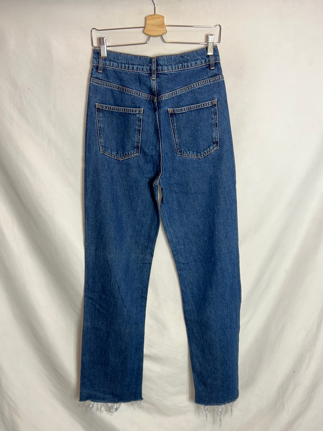 ZARA. Wide leg frayed denim. T 36