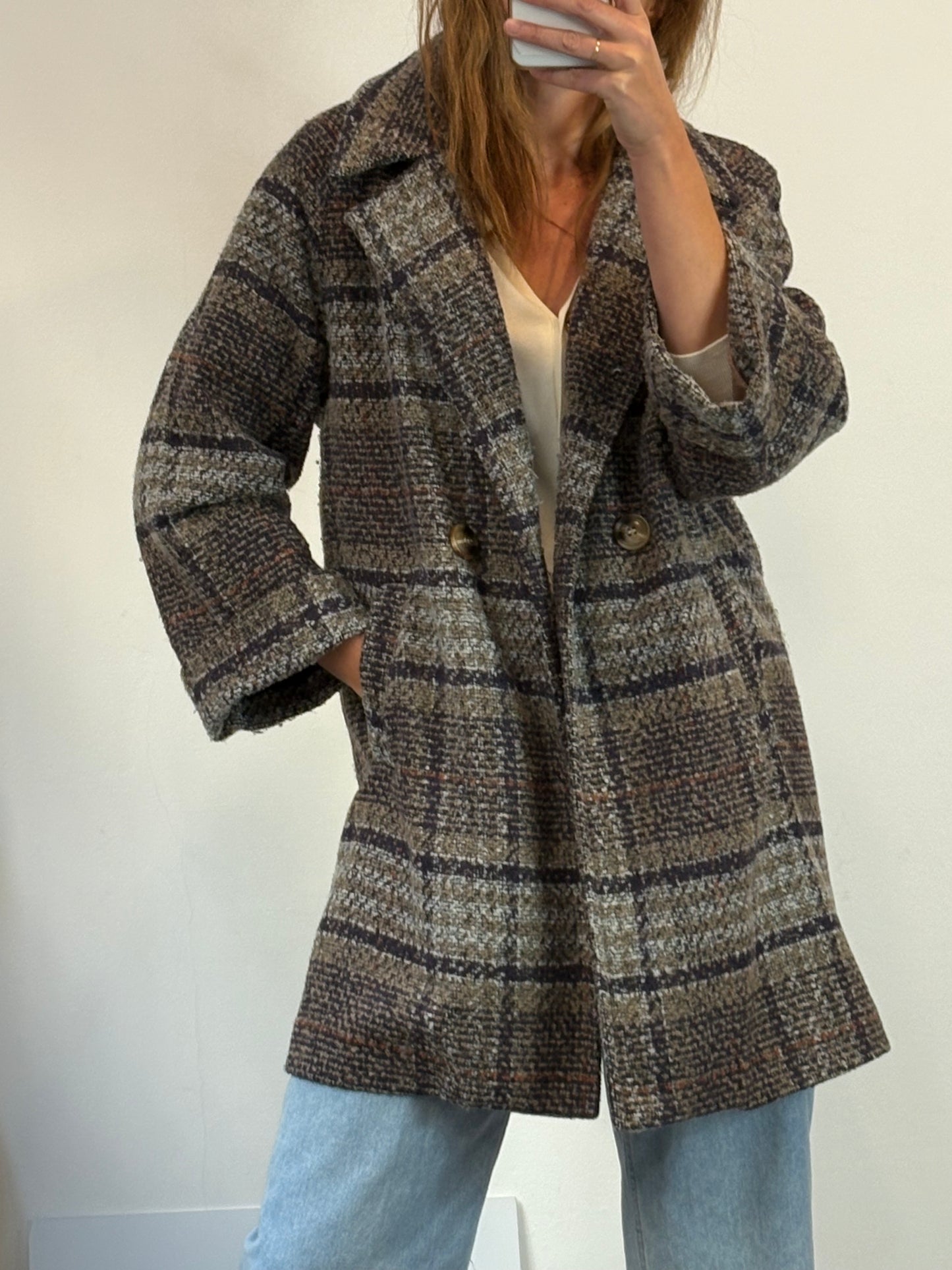 ALGO BONITO. Abrigo cuadros con lana