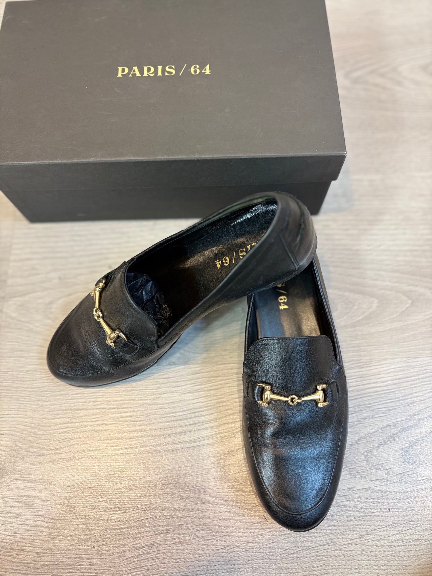 PARIS 64. Mocasines negros piel. T 39