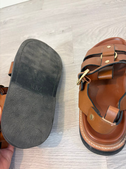 ZARA. Sandalia plana piel hebilla. T 38