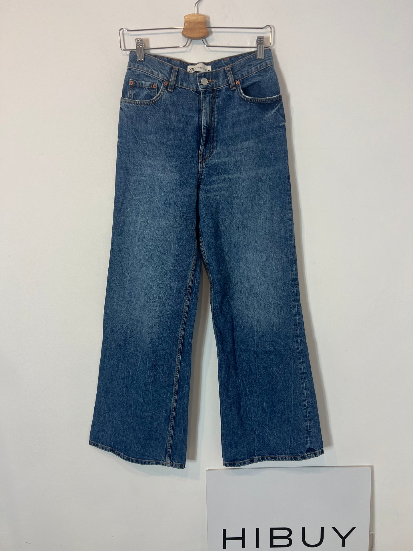 ZARA. Denim recto lavado medio. T 34
