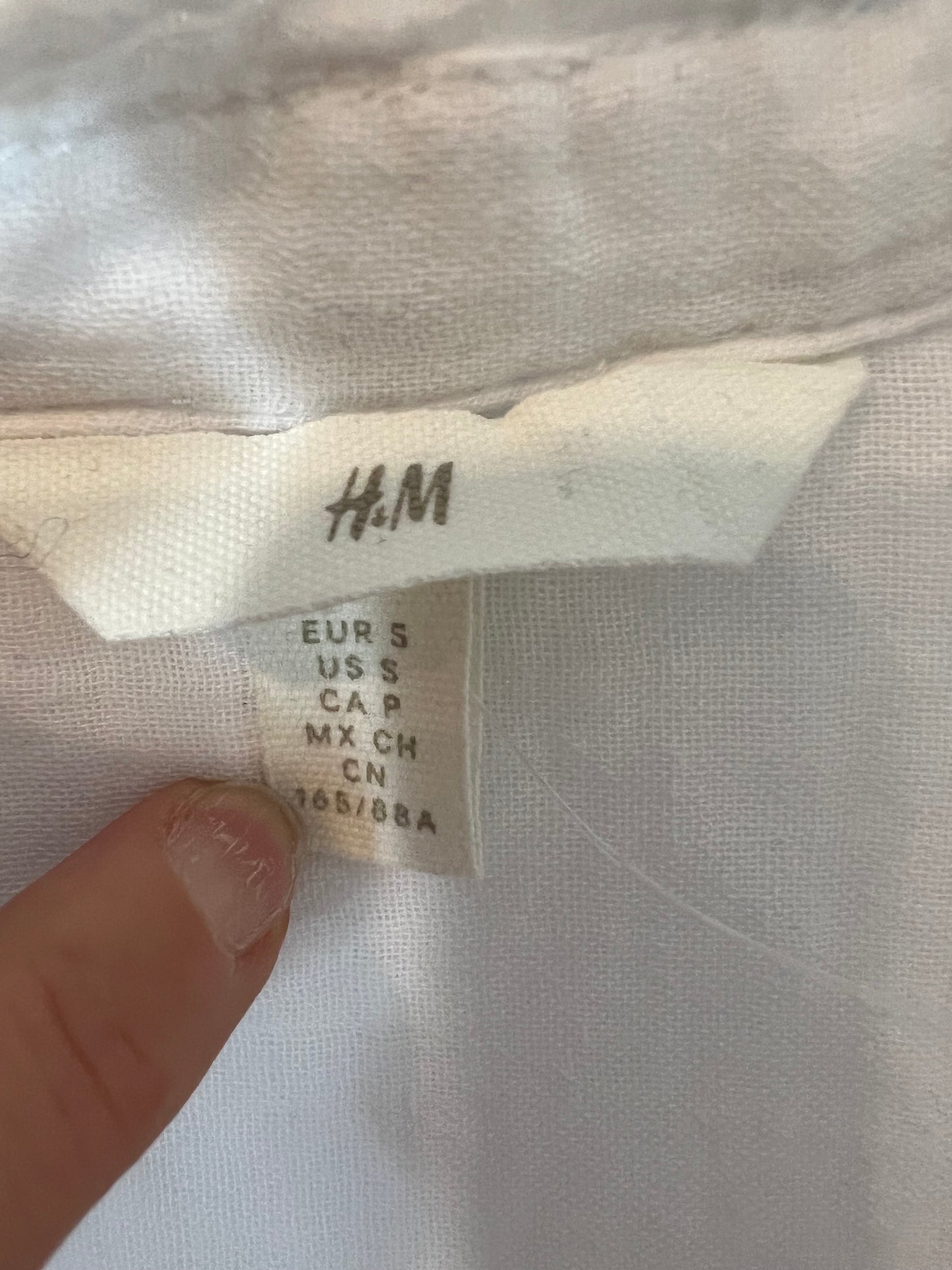H&amp;M. White cotton blouse Ts