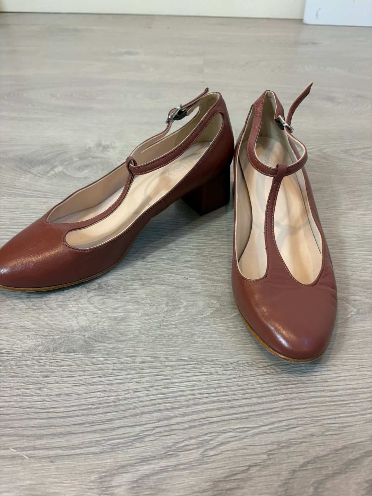 PATSY. Zapato de tacón en piel rosa oscuro. T 39