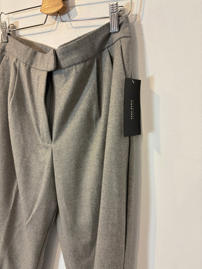 ZARA. Pantalón pinza textura gris