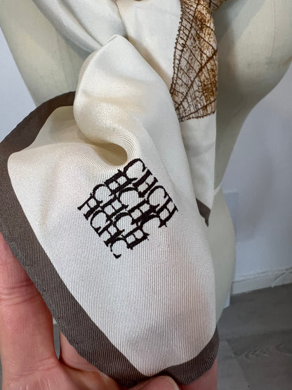 CAROLINA HERRERA. Pañuelo seda hojas tonos marrones