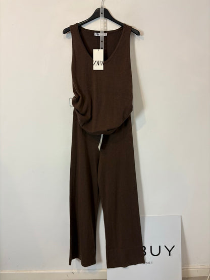 ZARA. conjunto punto marrón