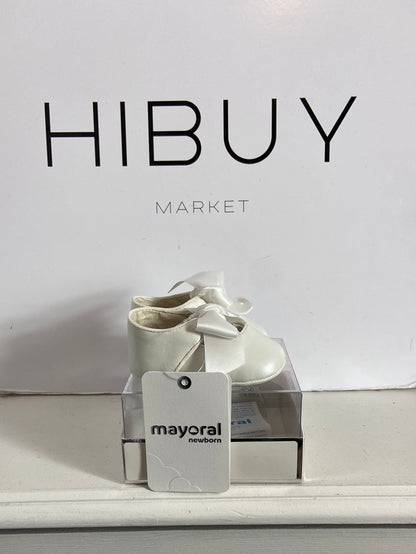 MAYORAL. White bow shoes, 0-2 months