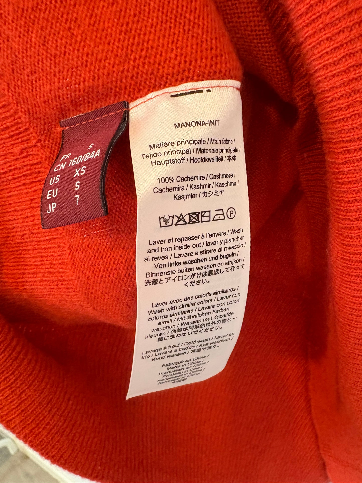 COMPTOIR DES COTONNIERS. Red cashmere V-neck sweater. T.S.