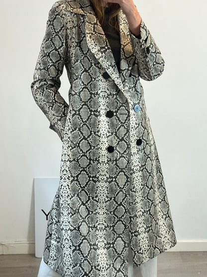 MAGNET. Animal print trench coat Ts