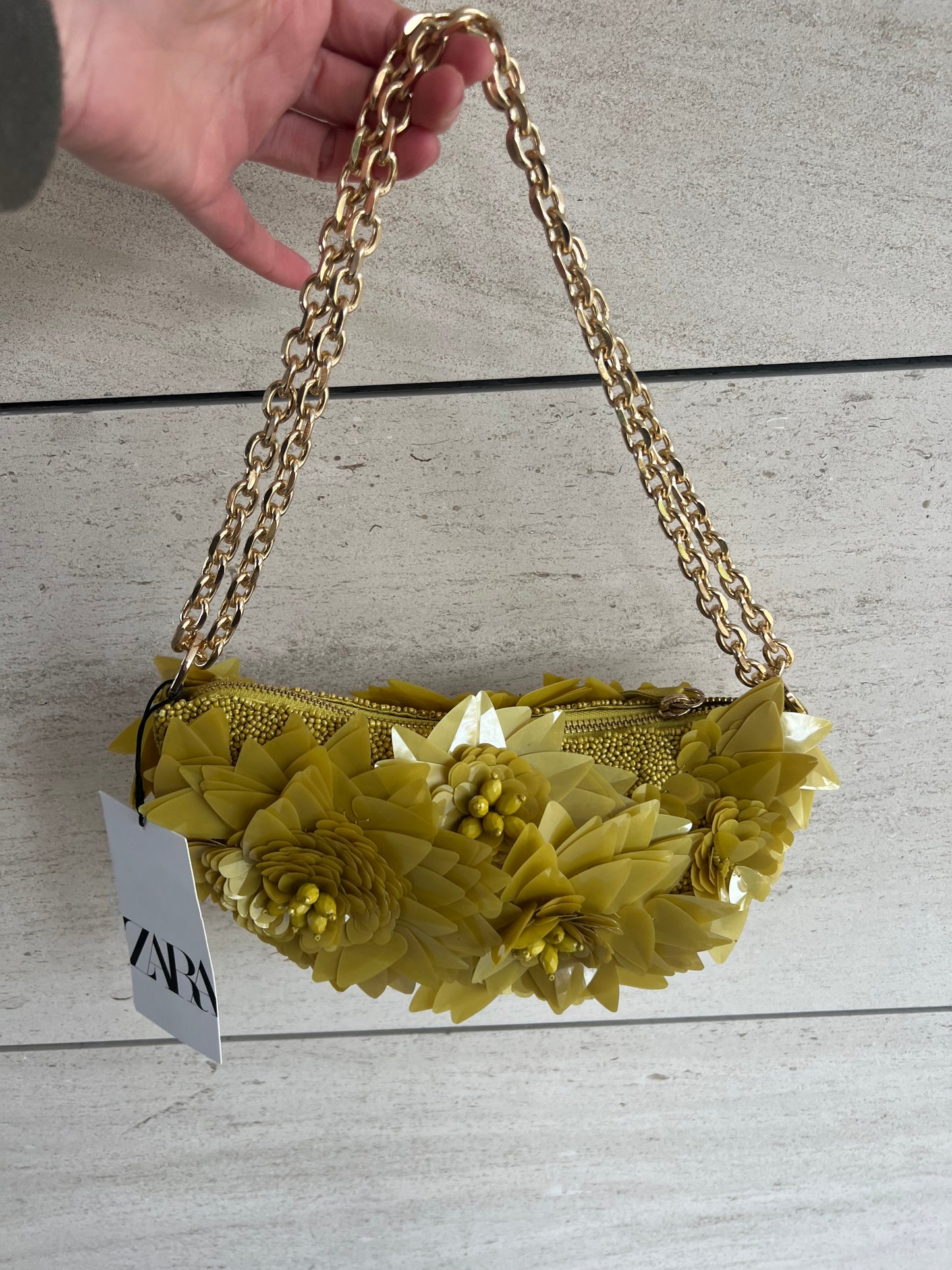 ZARA. Bolso abalorios verde pistacho