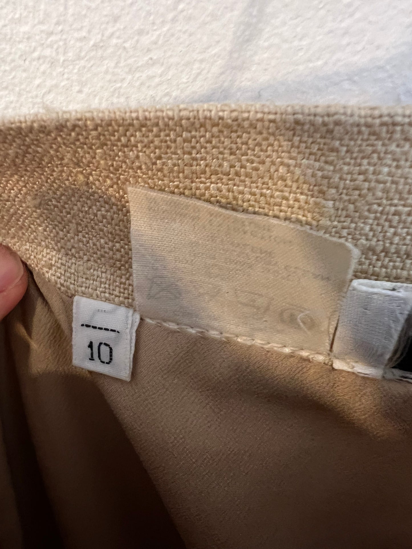 VALENTINO BOUTIQUE. Falda beige textura. T 10 ( XS)