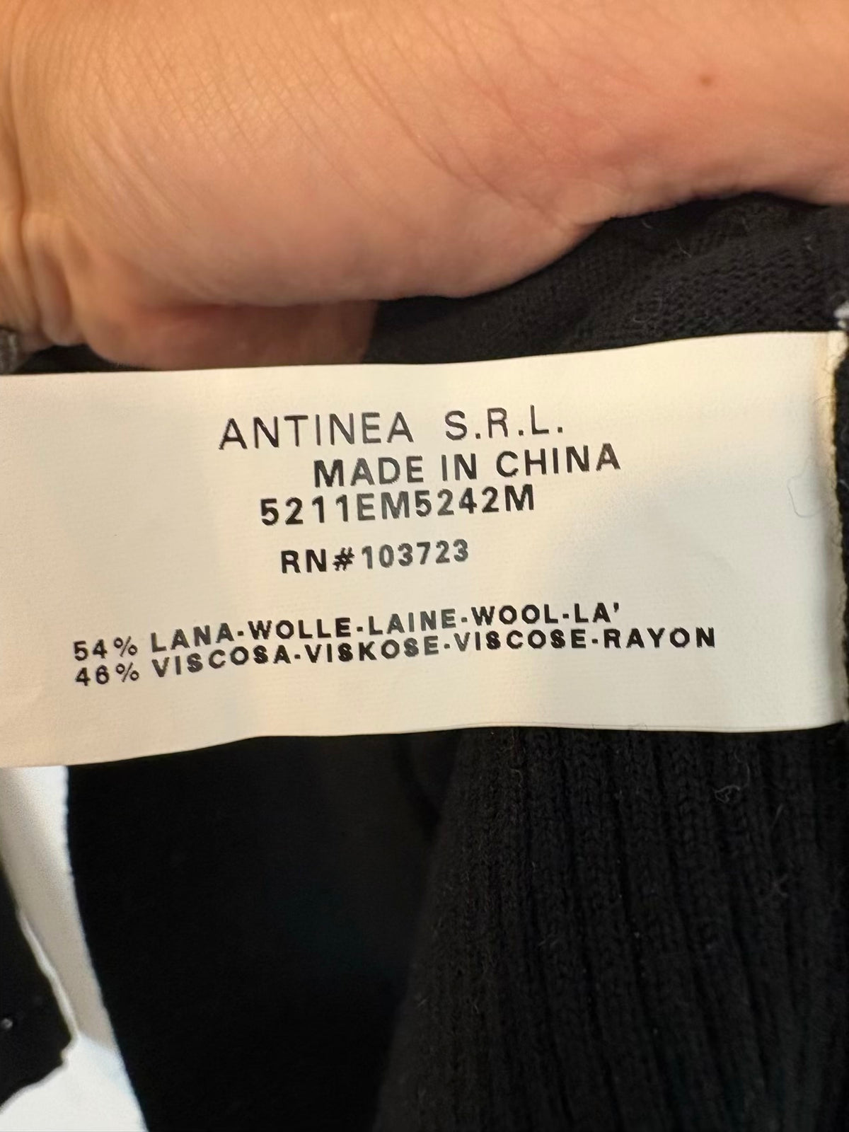 EMPORIO ARAMNI. Cárdigan negro lana fluido