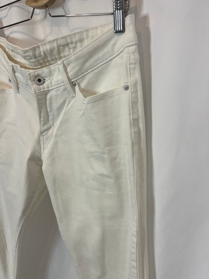 LEVI'S. Skinny white denim. T 30 (40)