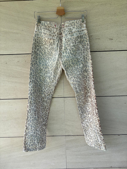 ZARA. Buttoned animal print denim. T34