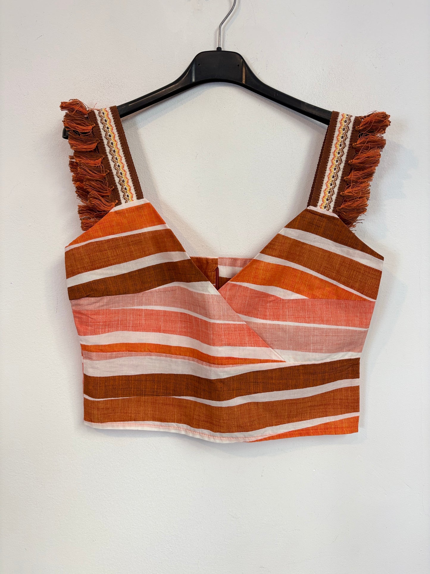 VANDERWILDE. Conjunto top y falda flecos