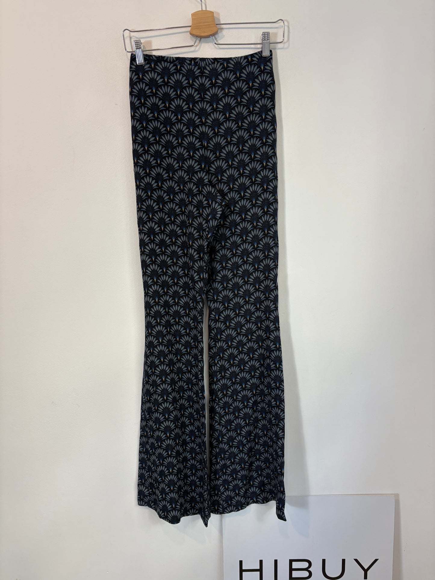 LADY PIPA. Total look azul estampado