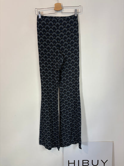 LADY PIPA. Total look azul estampado