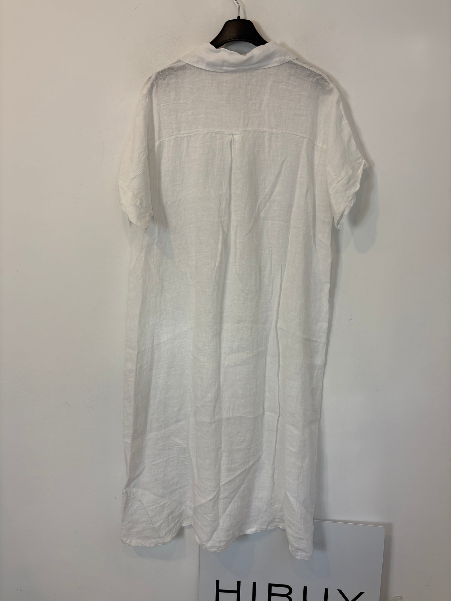 OTRAS. Vestido midi lino abotonado