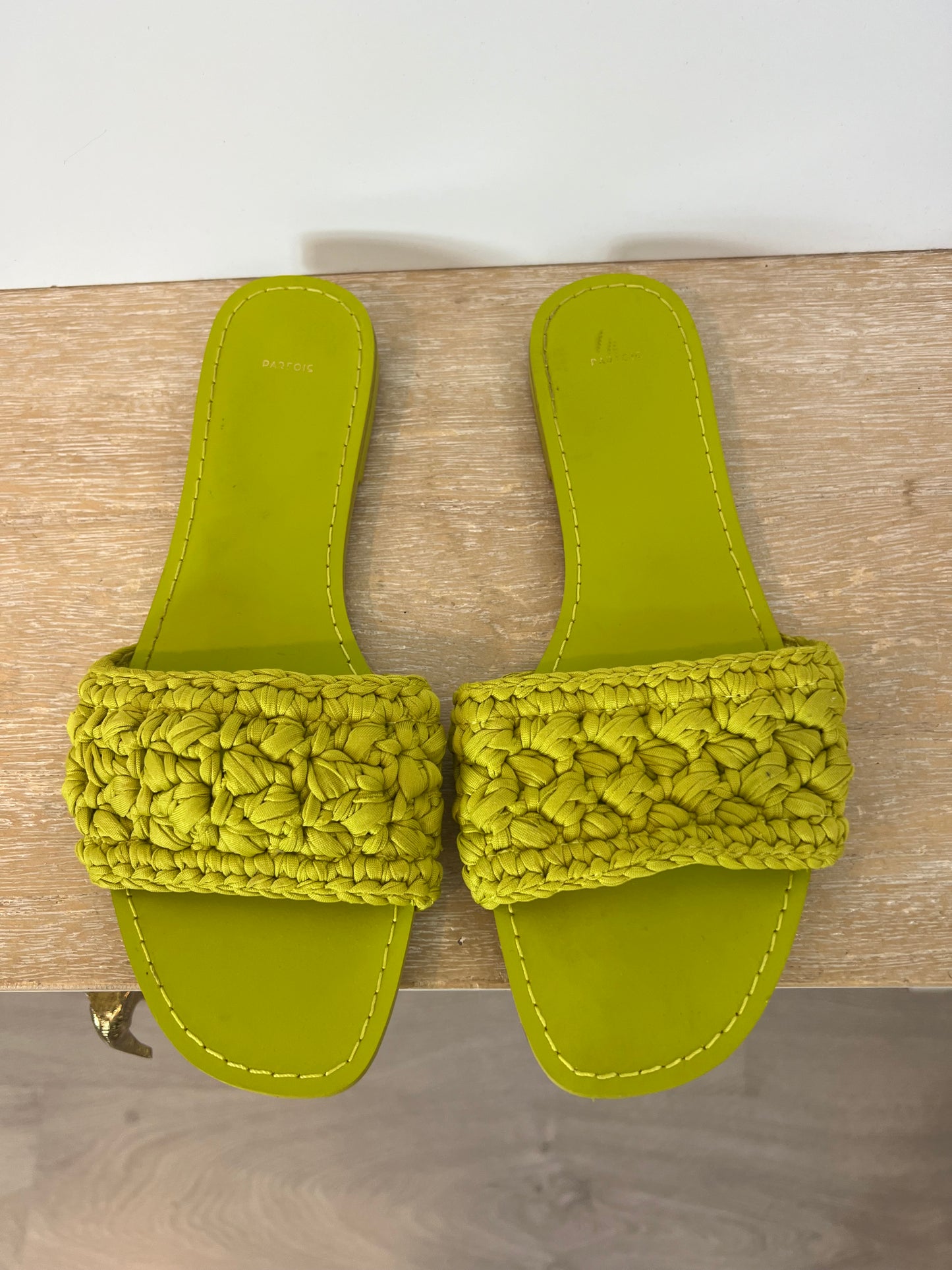 PARFOIS. Sandalia plana croché. T 37