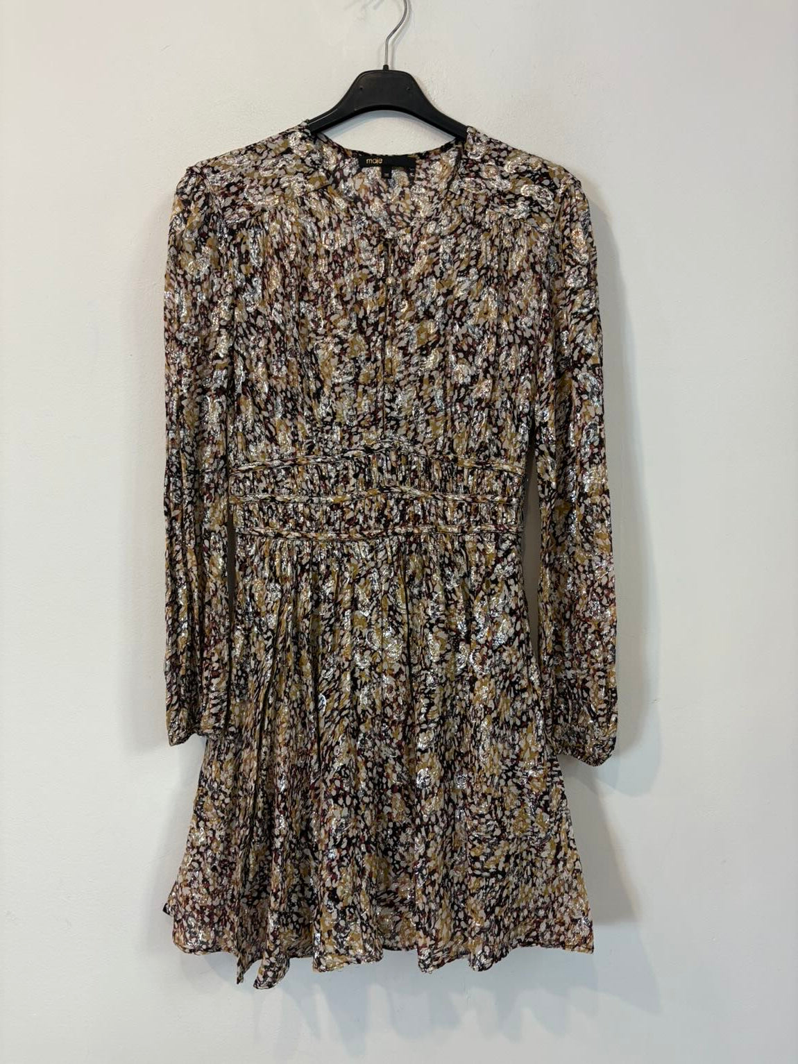 MAJE. Vestido corto estampado vuelo