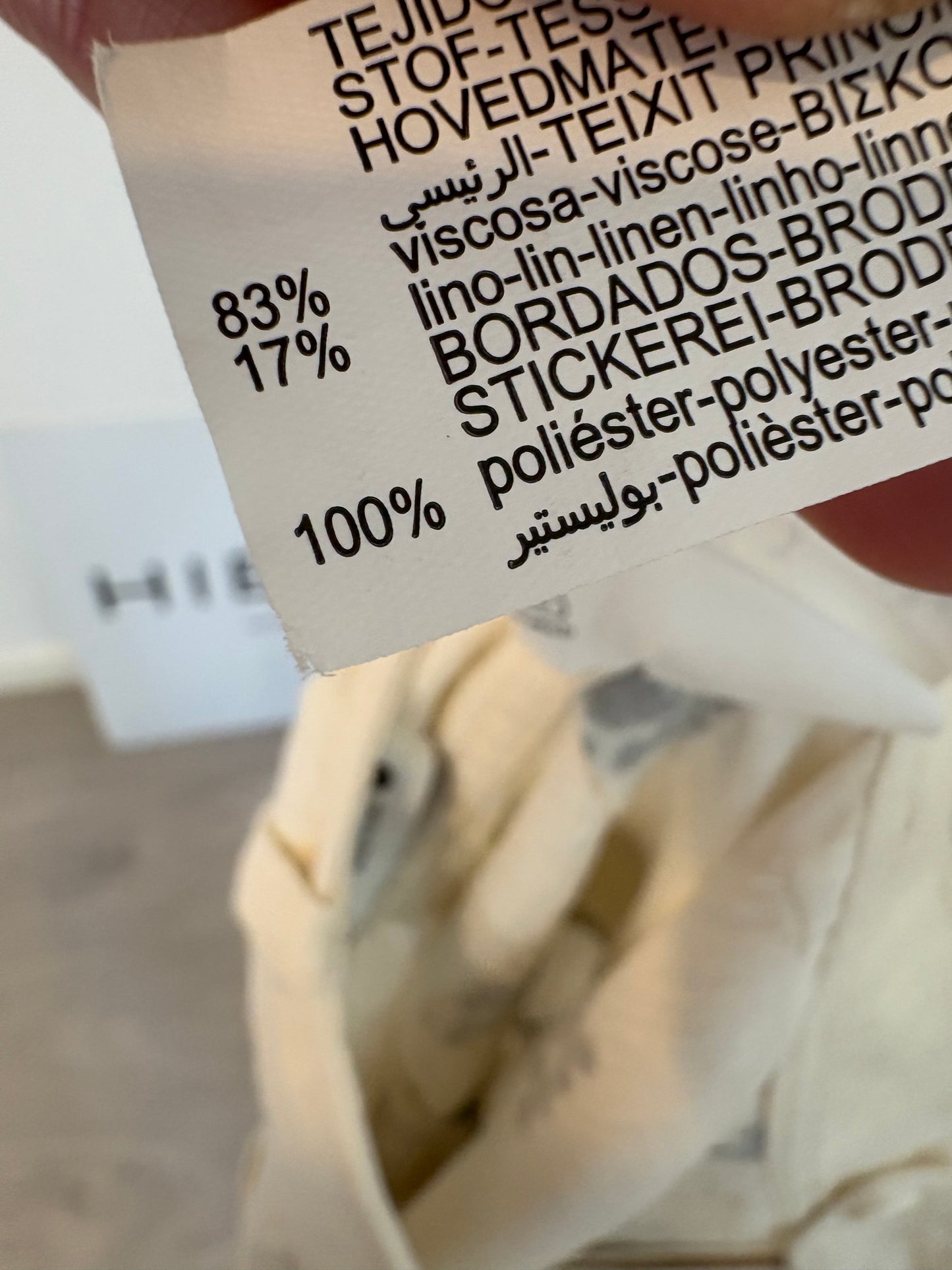 ZARA. Pantalón fluido detalle bordados. T XS