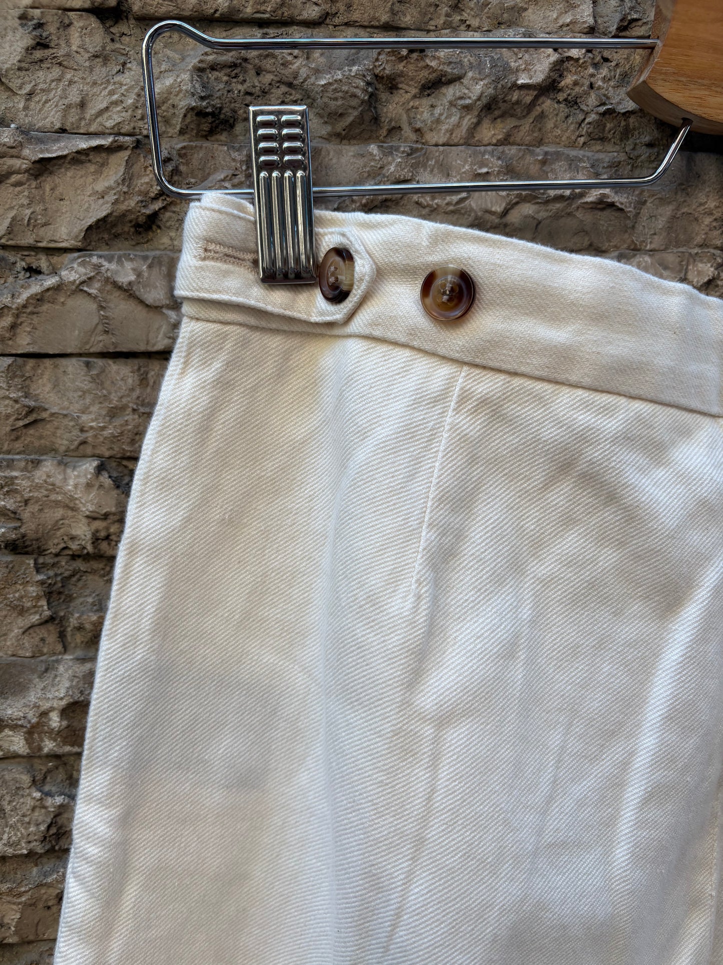 SOEUR. Pantalón pinzas color crudo