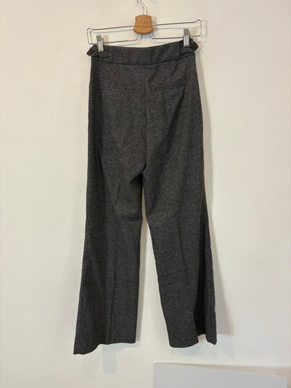 MANGO. Pantalón pinzas tonos grises