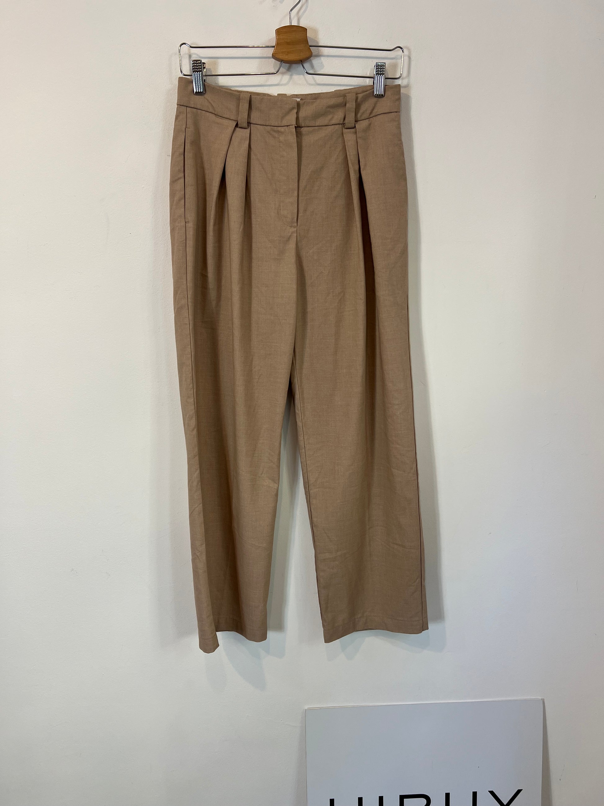 Pantalón pinzas beige – Hibuy market - Main Image