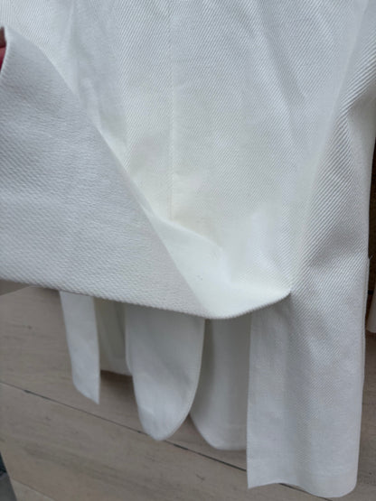 ROBERTO TORRETTA. Chaqueta larga blanca textura