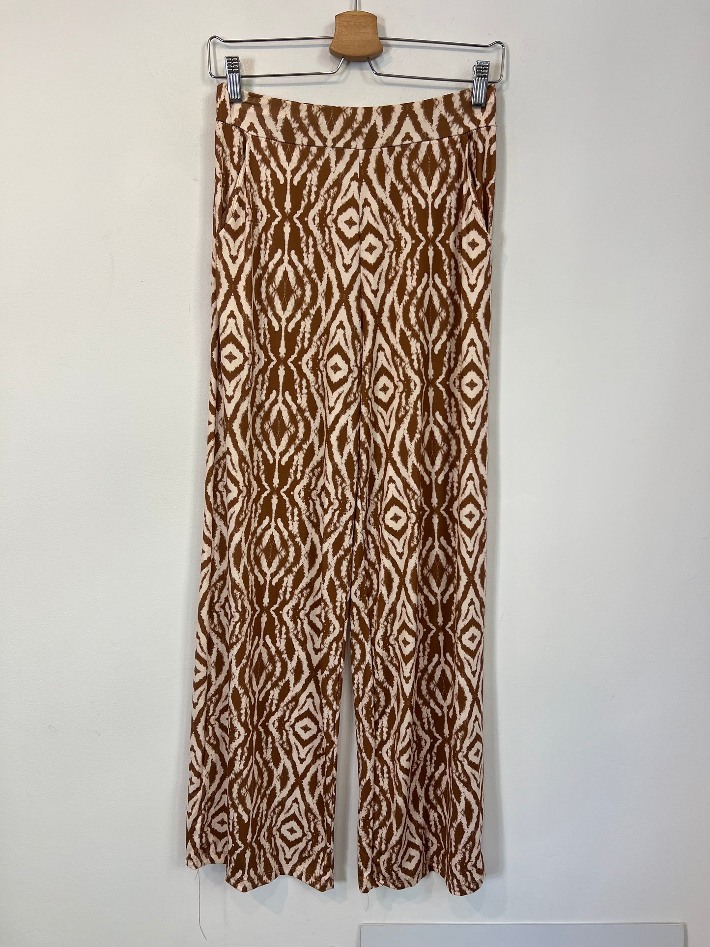 OTRAS. Pantalón beige detalles TU(s)