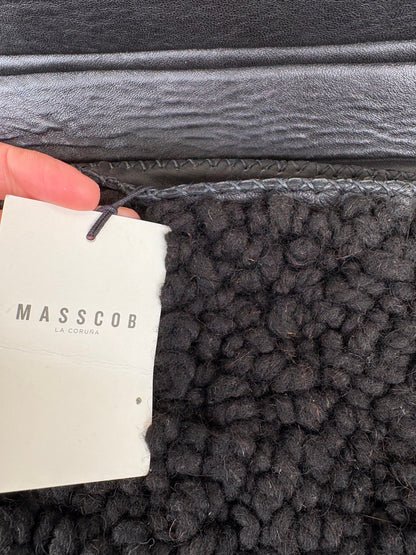 MASSCOB. Bolso piel y lana en negro