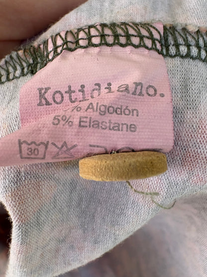 KOTIDIANO. Top flores manga larga