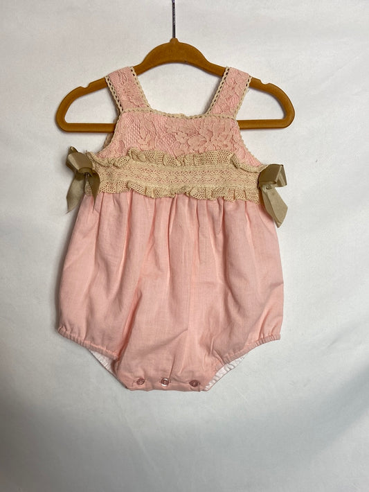 MIRANDA. Pink and beige lace romper. Size 3 months