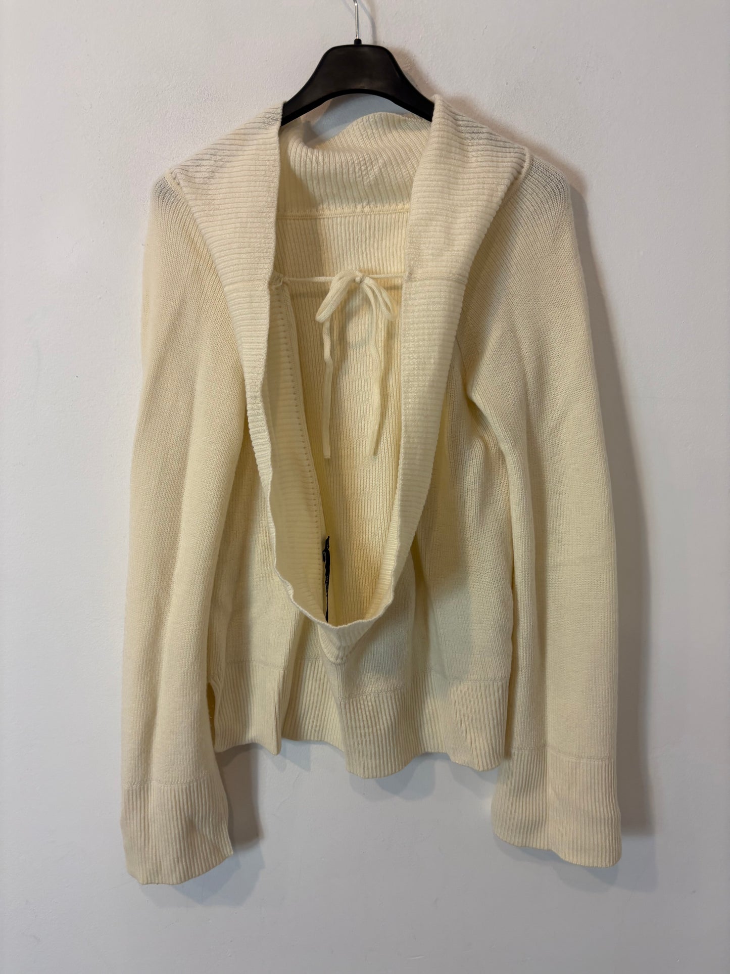 VEZAVENA. Jersey lana crudo espalda