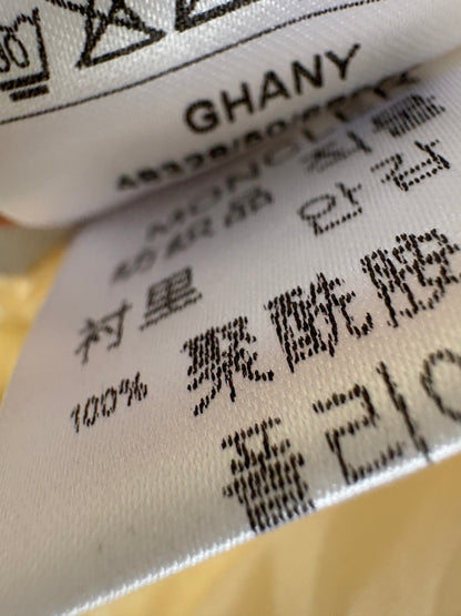 MONCLER. Chaleco ligero beige claro . T 2 (S/M)