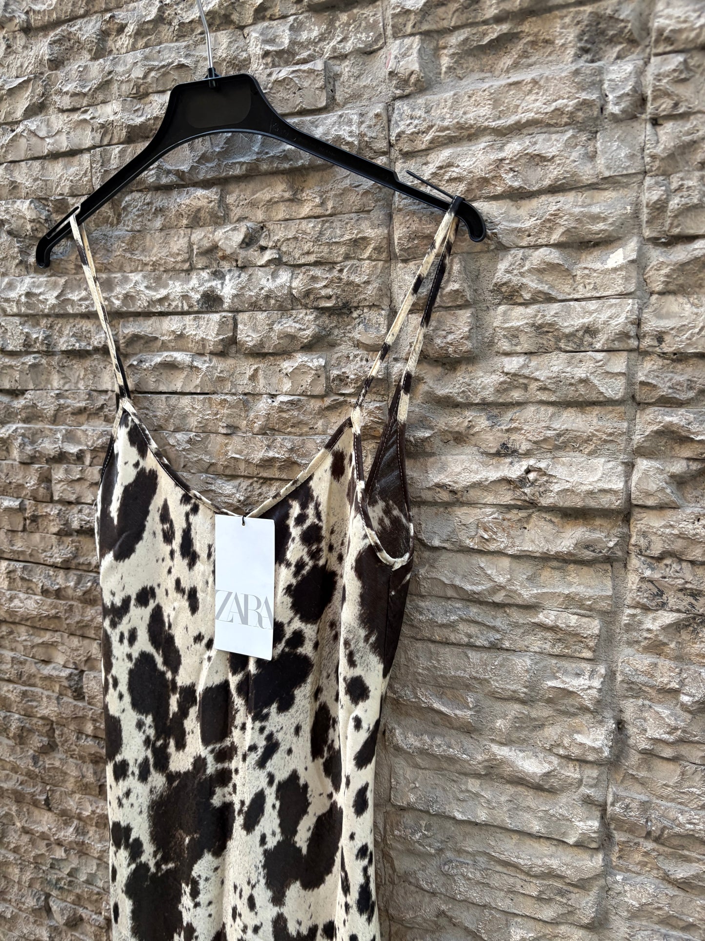 ZARA. Vestido largo estampado fluido