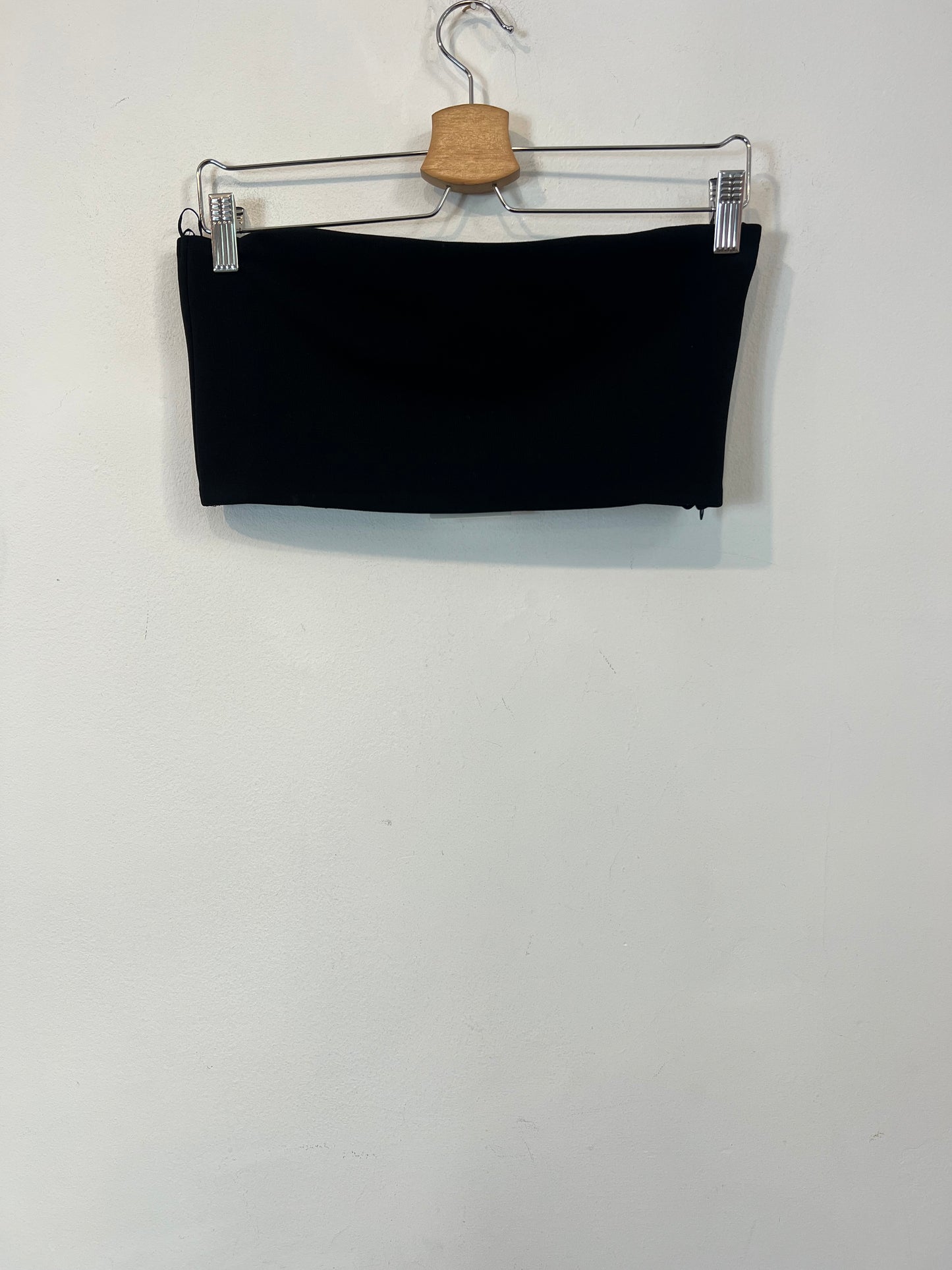ZARA. croptop negro canalé