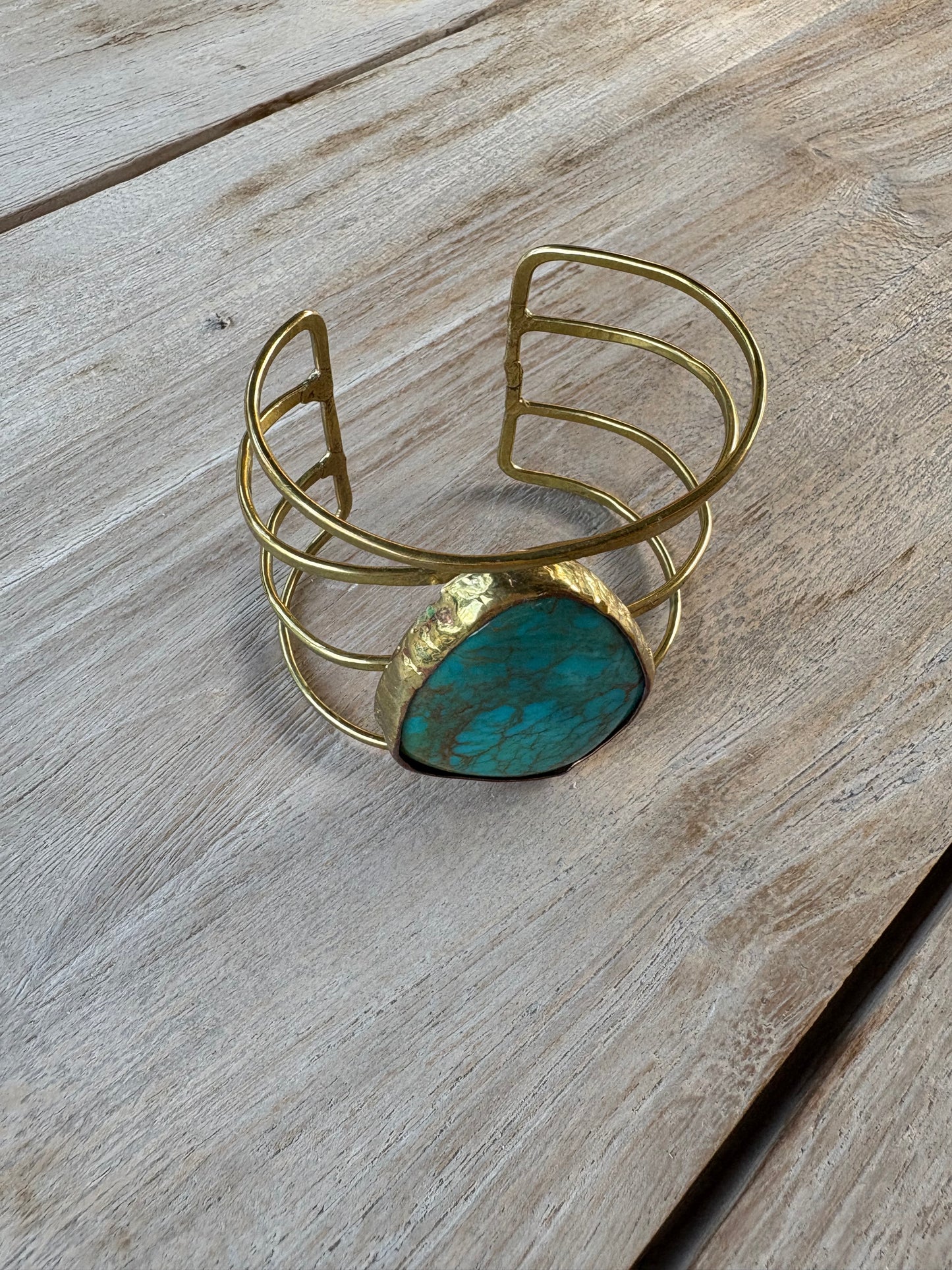 OTRAS. Pulsera dorada tiras