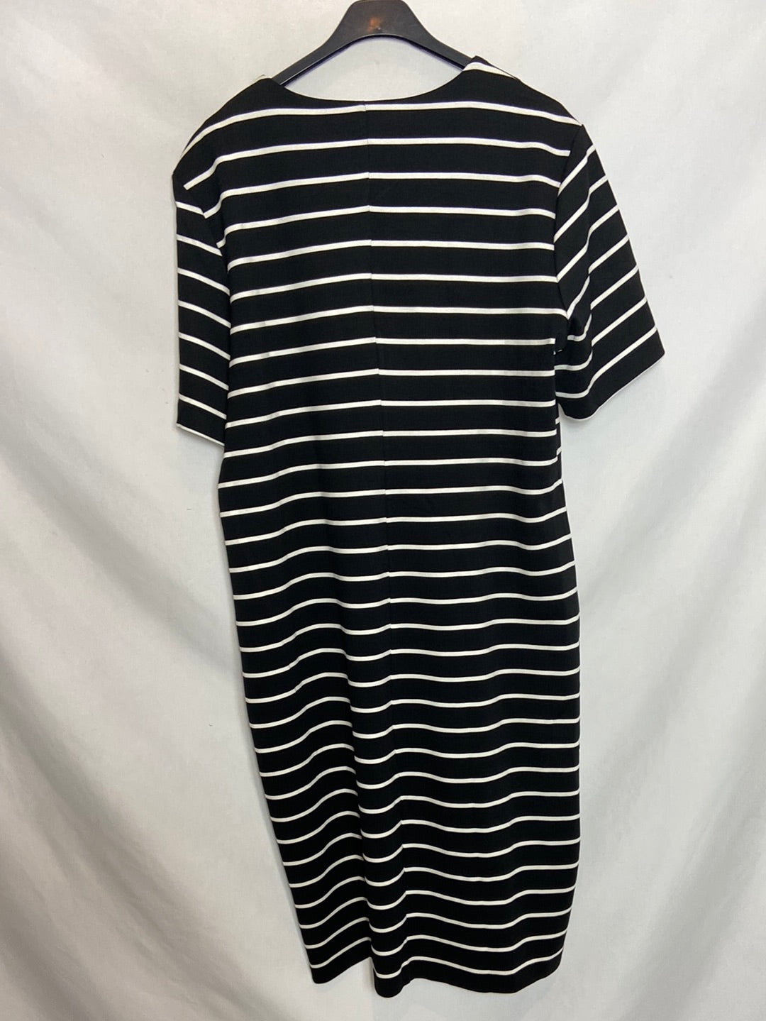 H&M. Vestido midi rayas T. XL