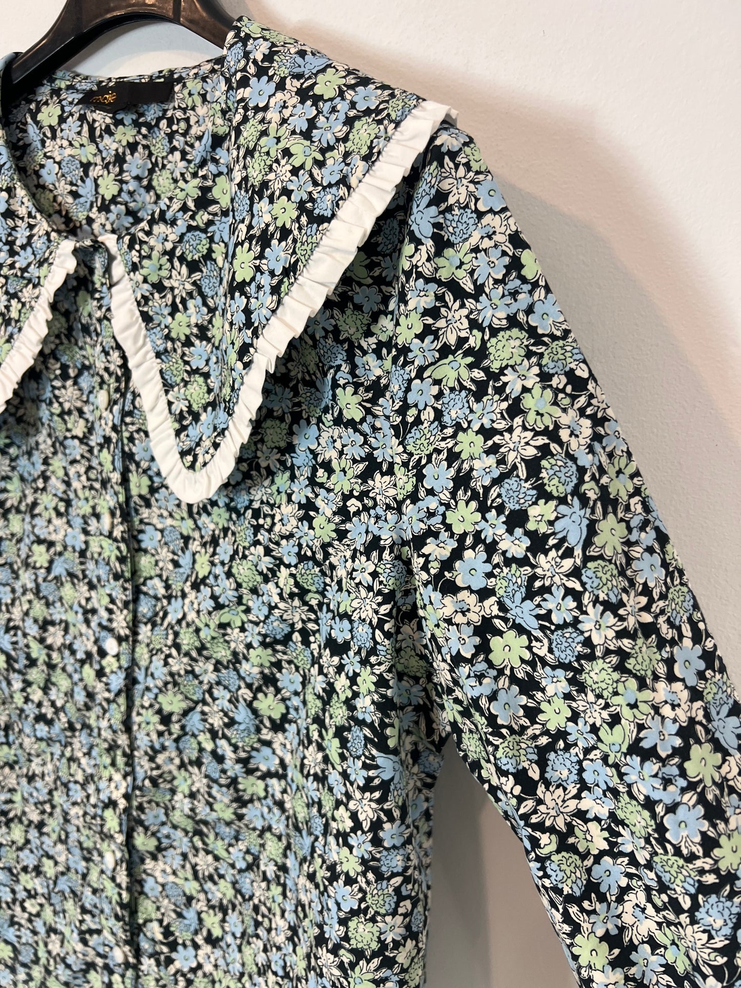 MAJE. Floral blouse with neck detail. Size 1 (XS)