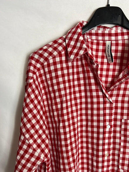 STRADIVARIUS. Gingham shirt. TS