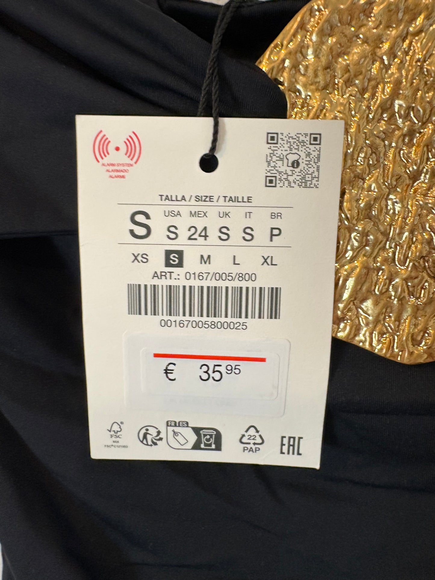 ZARA. Bañador negro palabra de honor