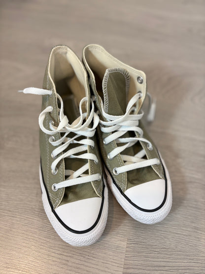CONVERSE. Zapatilla verde modelo Chuck Taylor. T 37.5