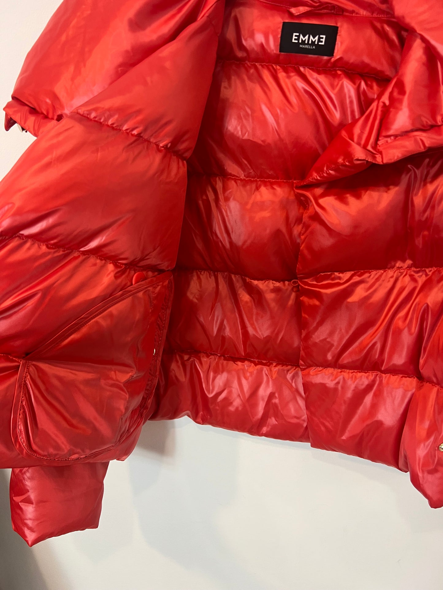 MARELLA. Plumífero rojo metalizado T S