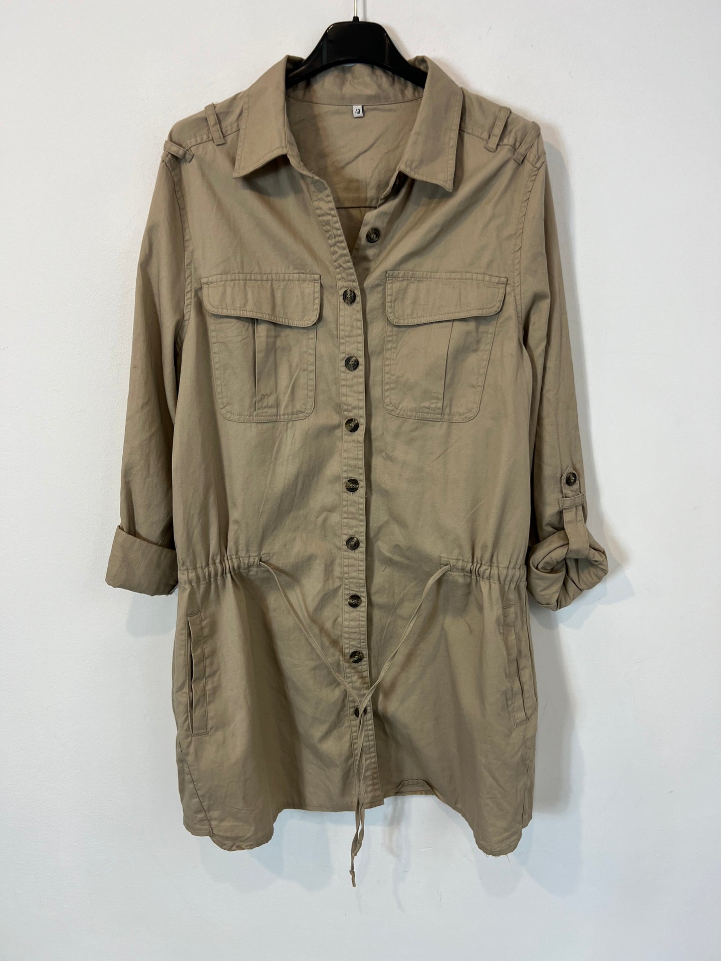 OTRAS. Chaqueta ligera bolsillos. T 40(M)